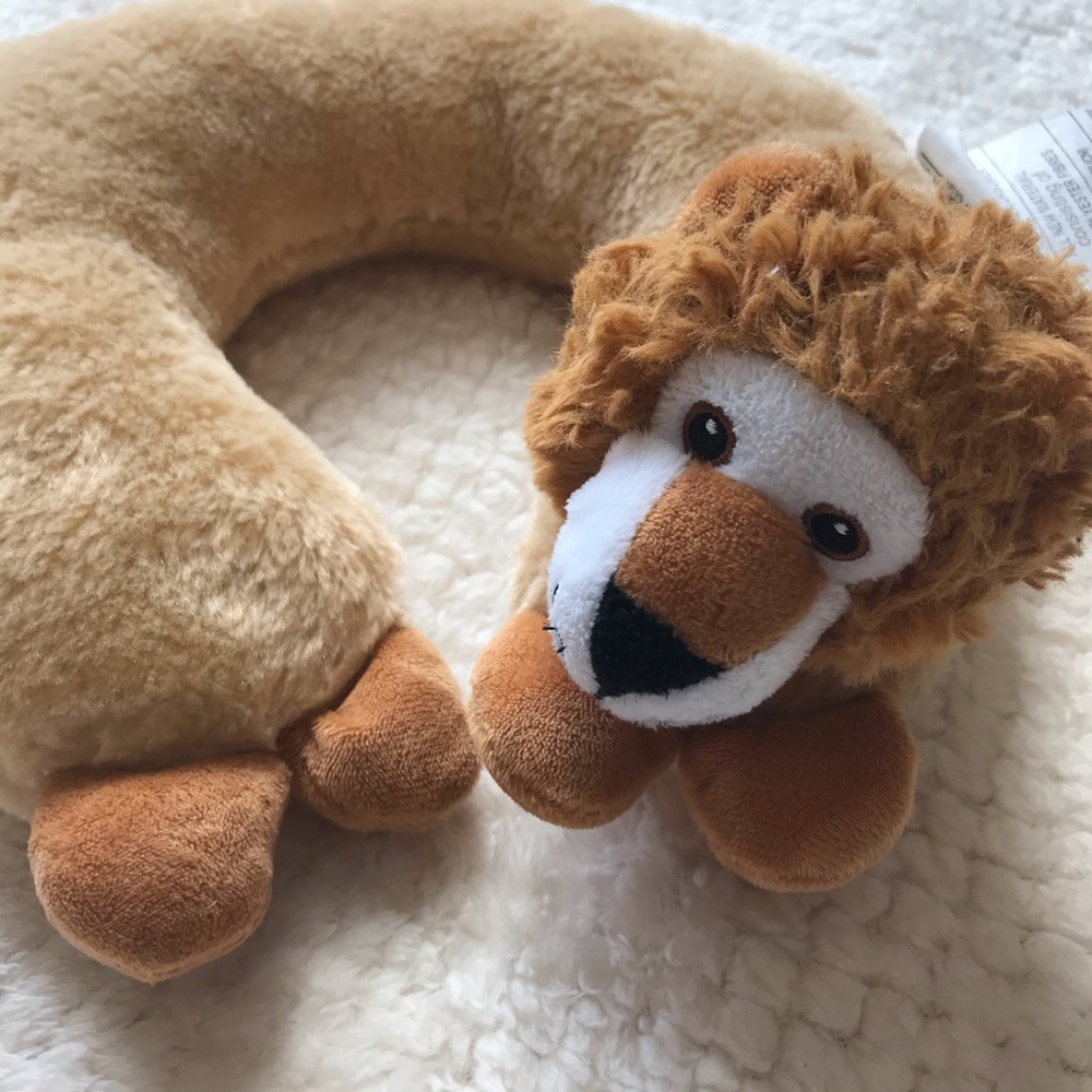 Kids Rounded Travel Pillow - Picture 3 of 6